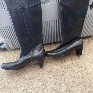 Cole Haan Elegant Black Leather Heeled Boots
